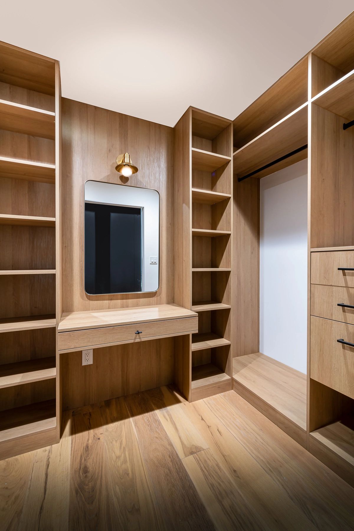 4718 Atoll by the design lab, Los Angeles, CA